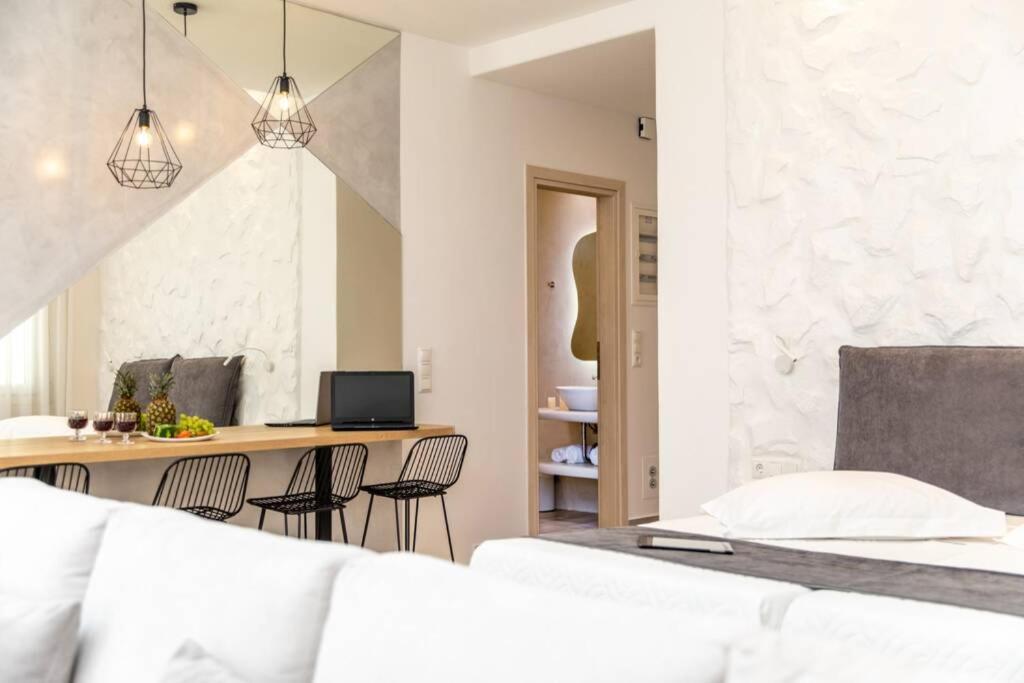 Arktos Luxury Apartment Naxos City エクステリア 写真